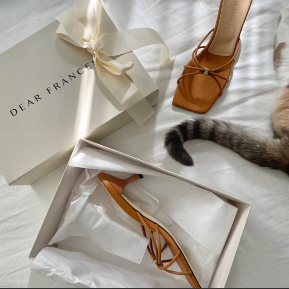 Dear Frances Fan Sandals New in Box Tan Size 39